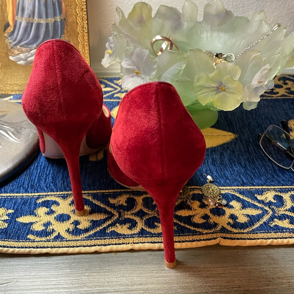 Elegant Red Women's Pumps Gianvito Rossi red Tabasco suede pump - Picture 2 of 9